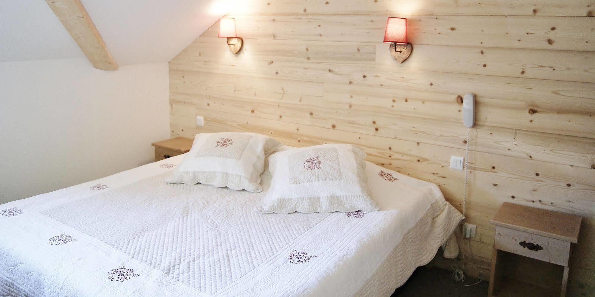 Hotel Lac Bleu 1650 Сен-Франсуа-Лоншам Экстерьер фото